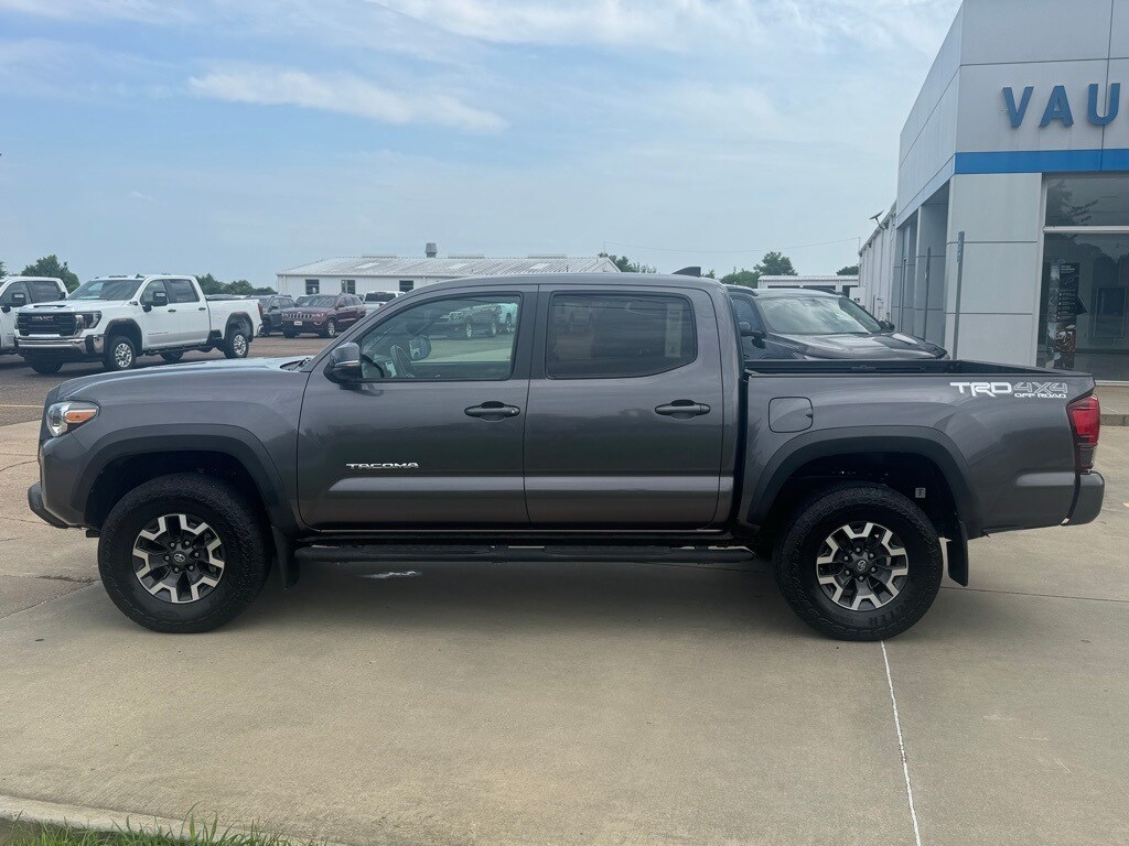 2019 Toyota Tacoma TRD V6 photo 2