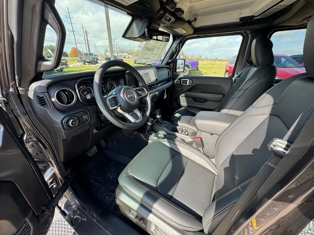 2025 Jeep Wrangler 4-Door Sahara - Photo 10