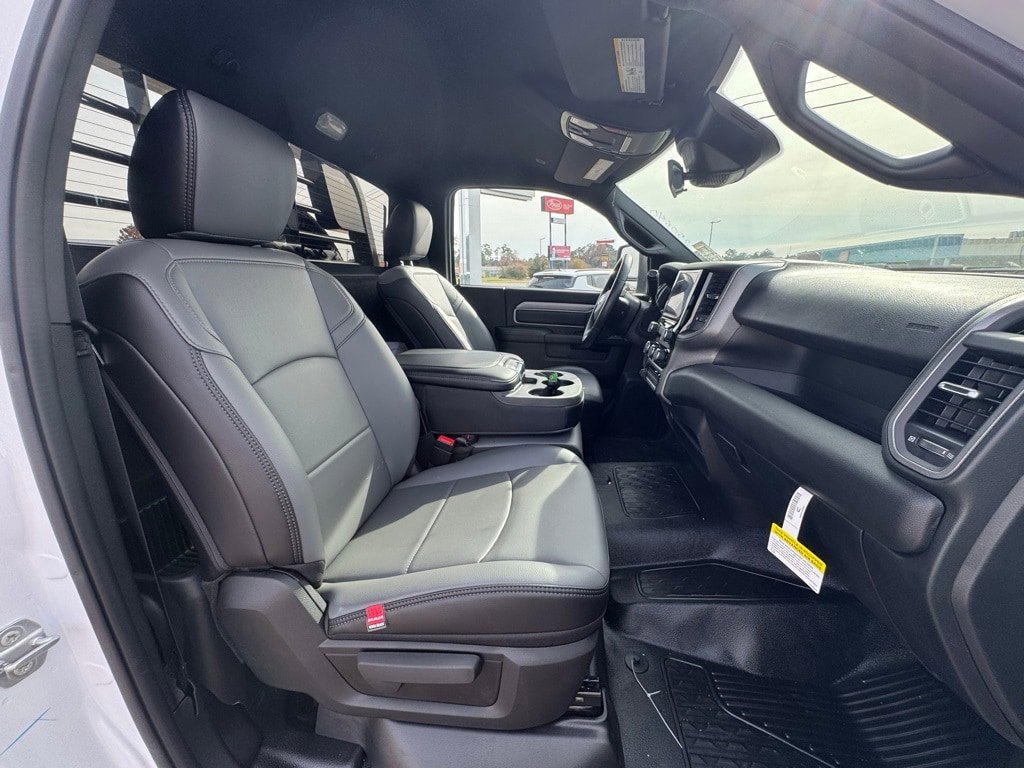 2025 RAM 3500 Chassis Tradesman - Photo 15