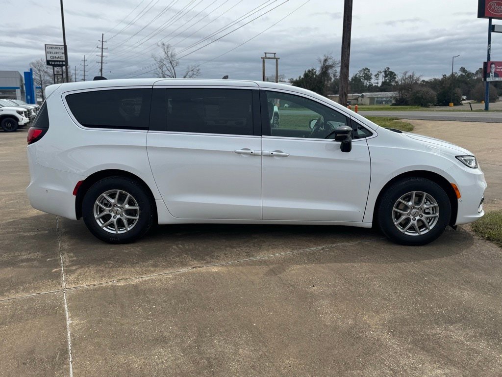 2025 Chrysler Pacifica Select - Photo 6