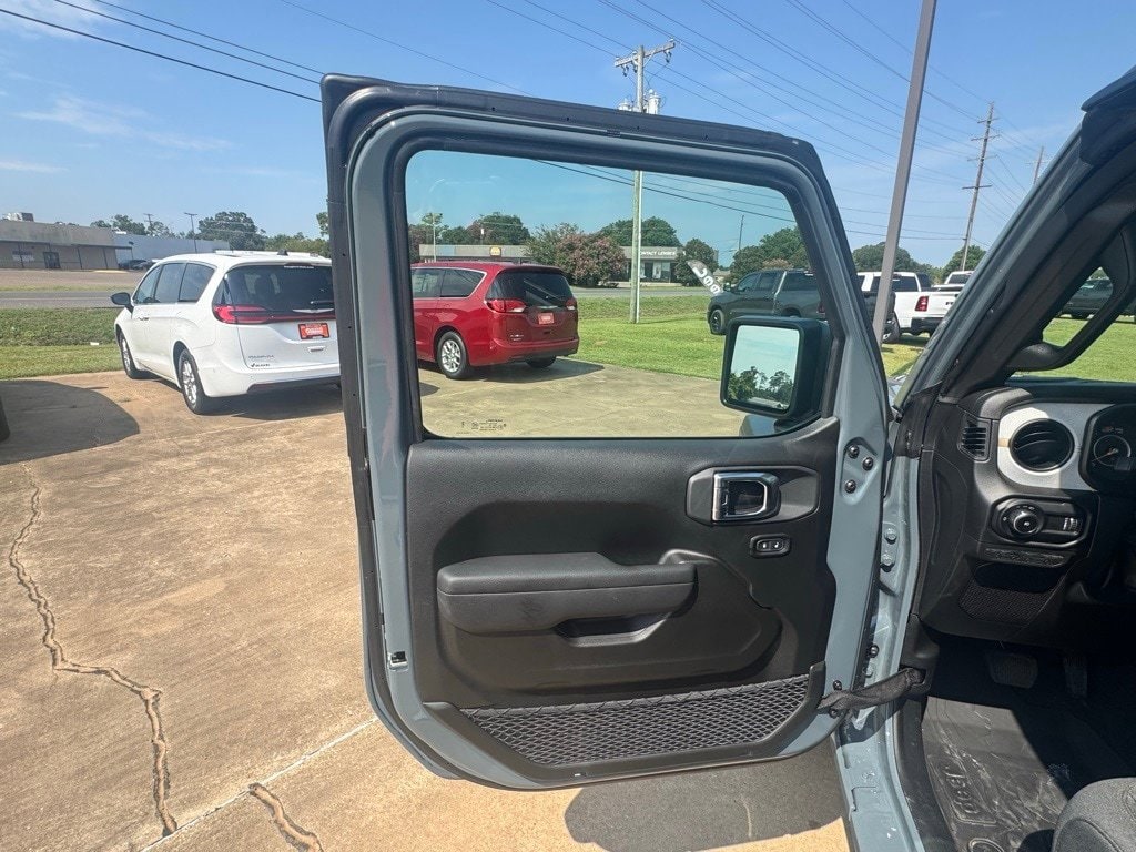 2025 Jeep Wrangler 4-Door Sport - Photo 9