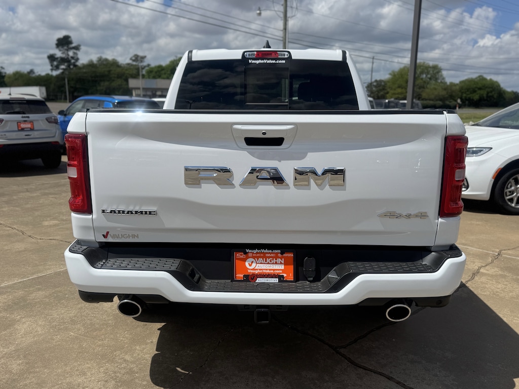 New 2026 Ram 1500 LARAMIE CREW CAB 4X4 5'7 BOX Pickup