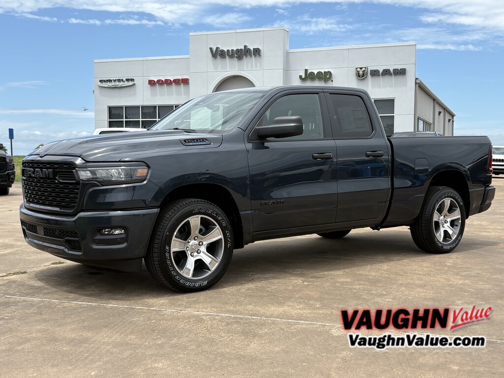 New 2026 Ram 1500 EXPRESS QUAD CAB 4X2 6'4 BOX Pickup
