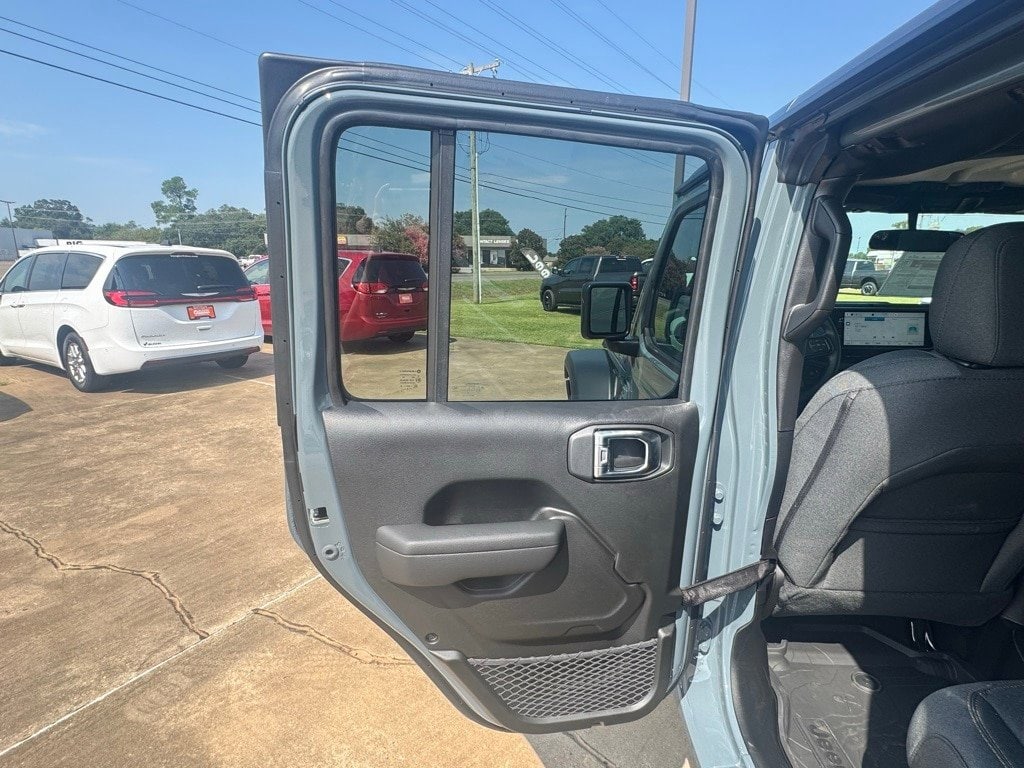 2025 Jeep Wrangler 4-Door Sport - Photo 16