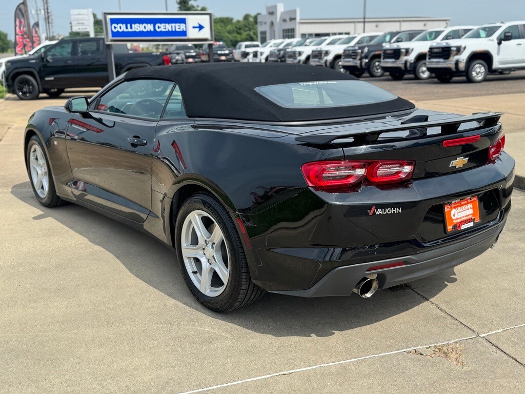 2023 Chevrolet Camaro 1LT photo 3