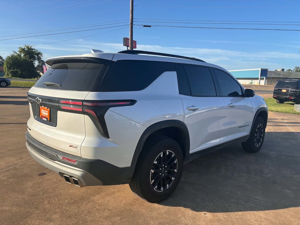 Used 2025 Chevrolet Traverse Z71 SUV