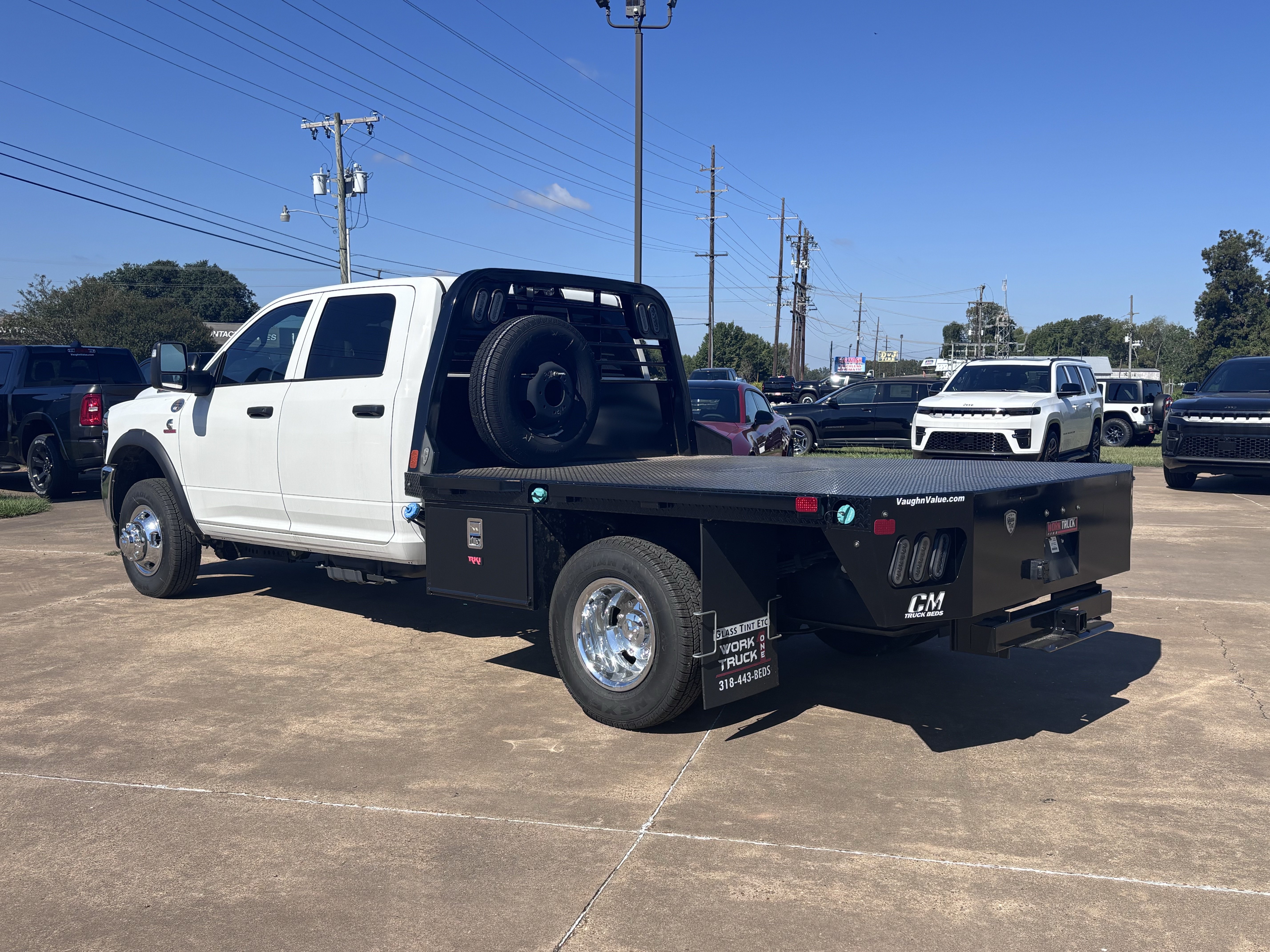 New 2026 Ram 3500 Chassis Cab TRADESMAN CREW 4X2 60' CA Pickup