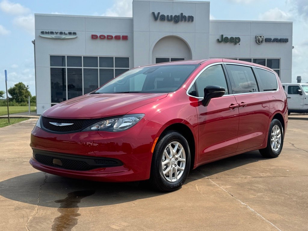 2025 Chrysler Voyager LX's photo
