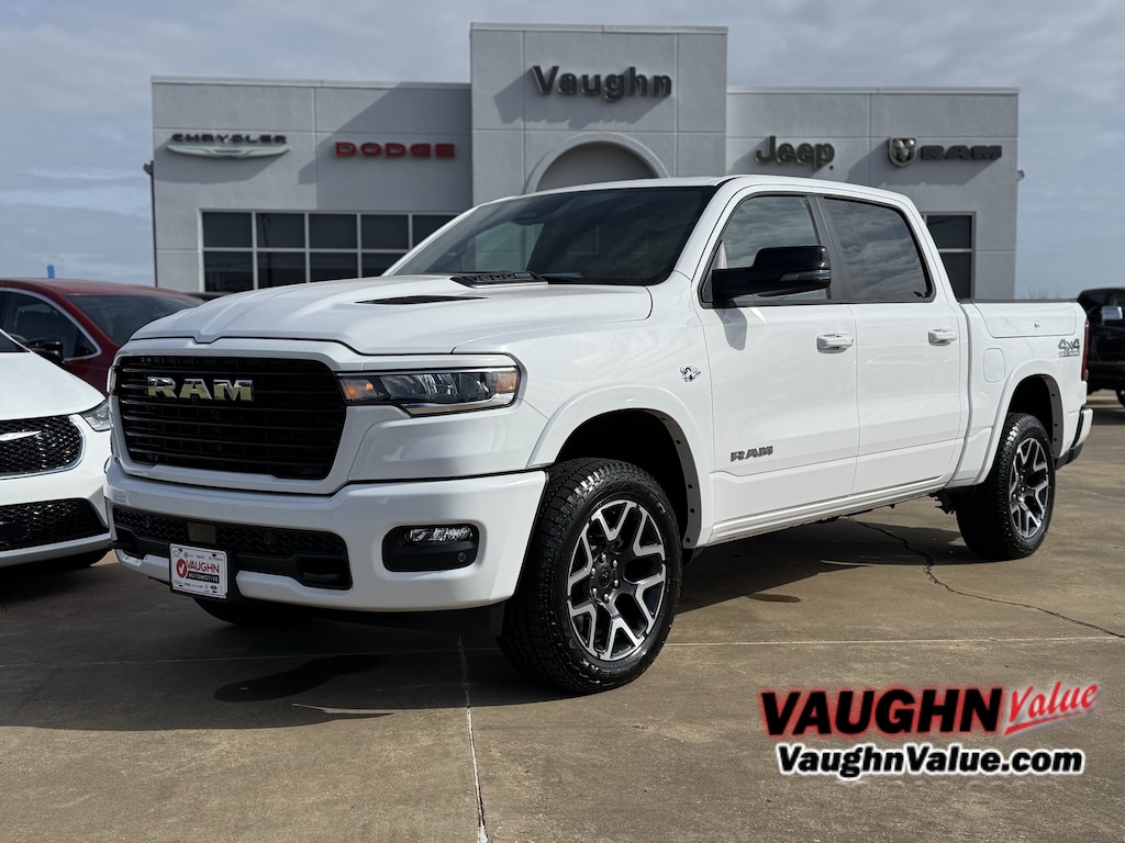 New 2026 Ram 1500 LARAMIE CREW CAB 4X4 5'7 BOX Pickup