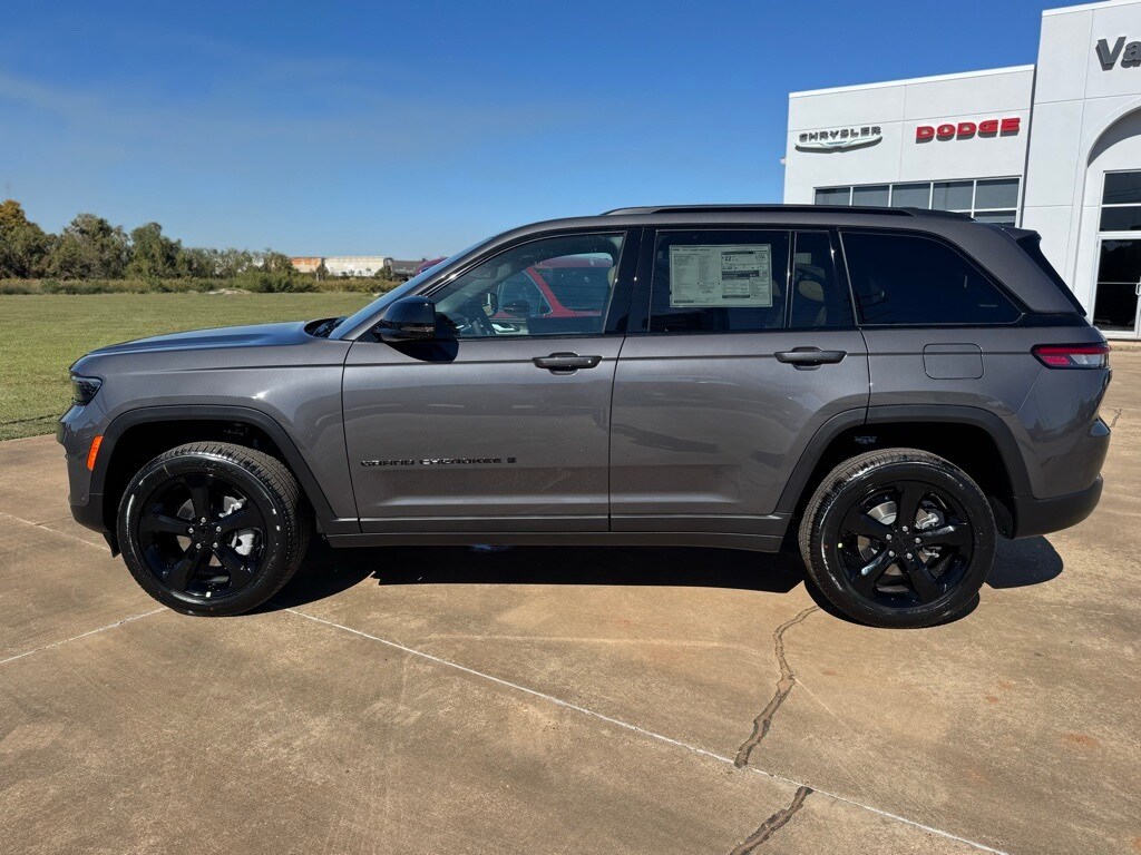 New 2025 Jeep Grand Cherokee LIMITED 4X2 Sport Utility