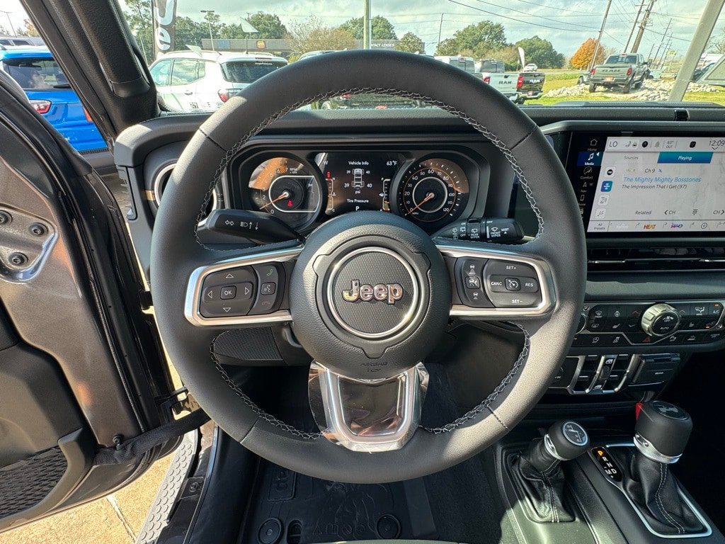 2025 Jeep Wrangler 4-Door Sahara - Photo 12