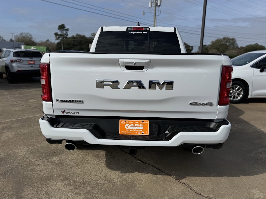 New 2026 Ram 1500 LARAMIE CREW CAB 4X4 5'7 BOX Pickup