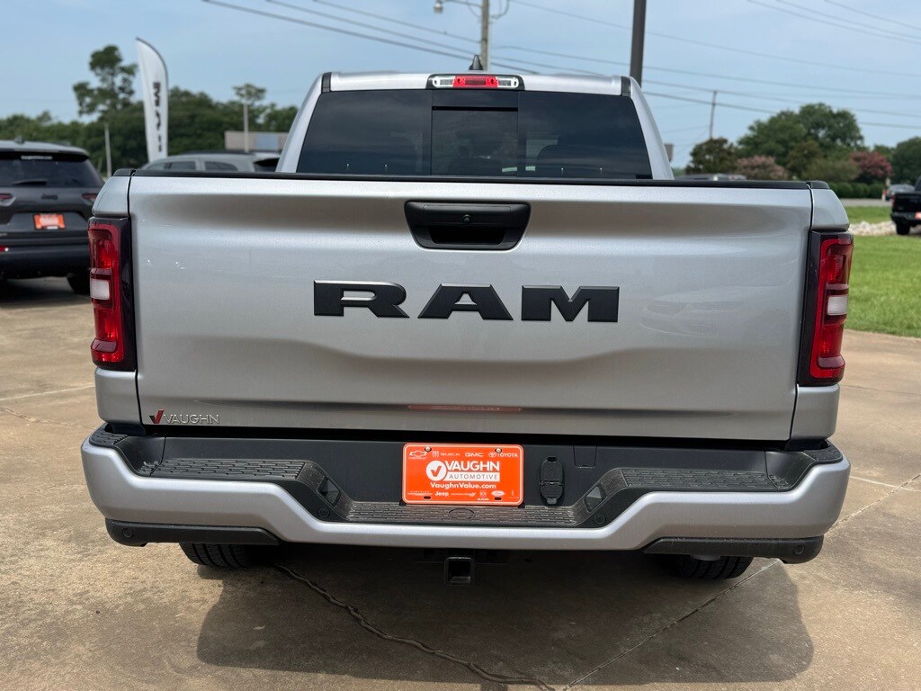 2025 Ram 1500 Tradesman photo 4