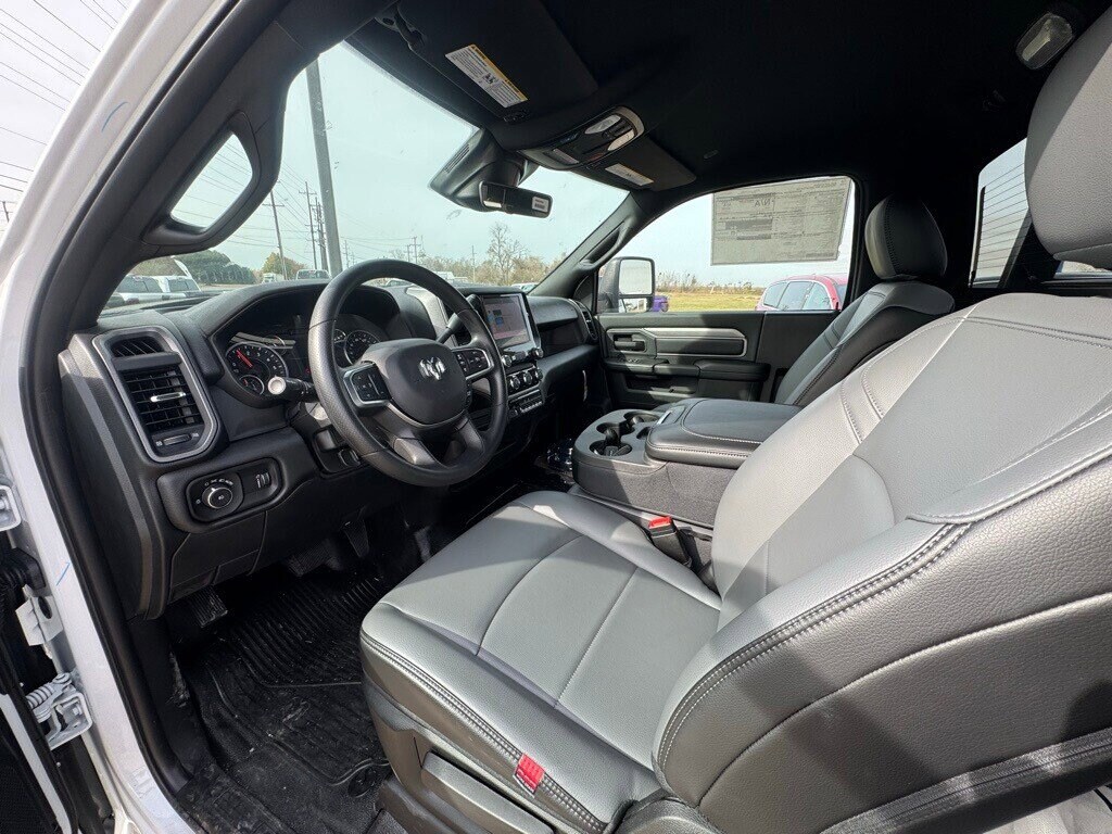 2025 RAM 3500 Chassis Tradesman - Photo 10