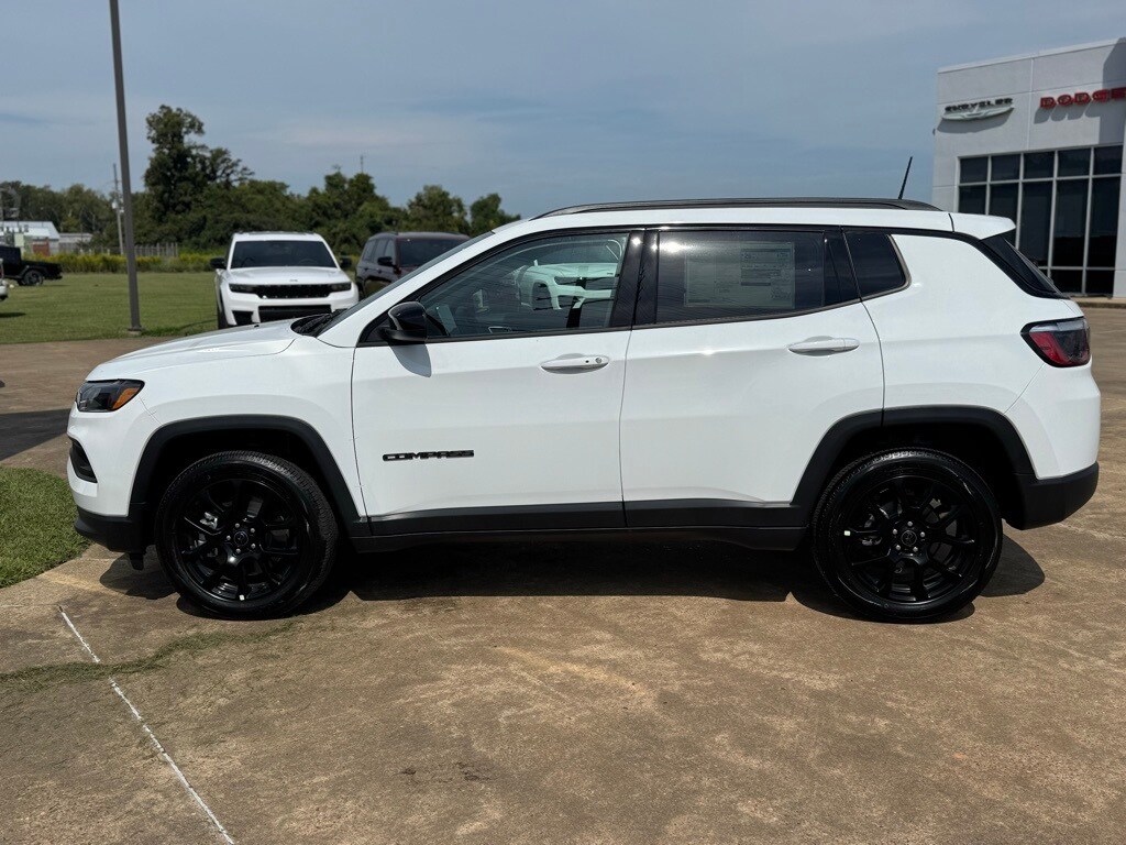 2026 Jeep Compass Latitude Altitude photo 2