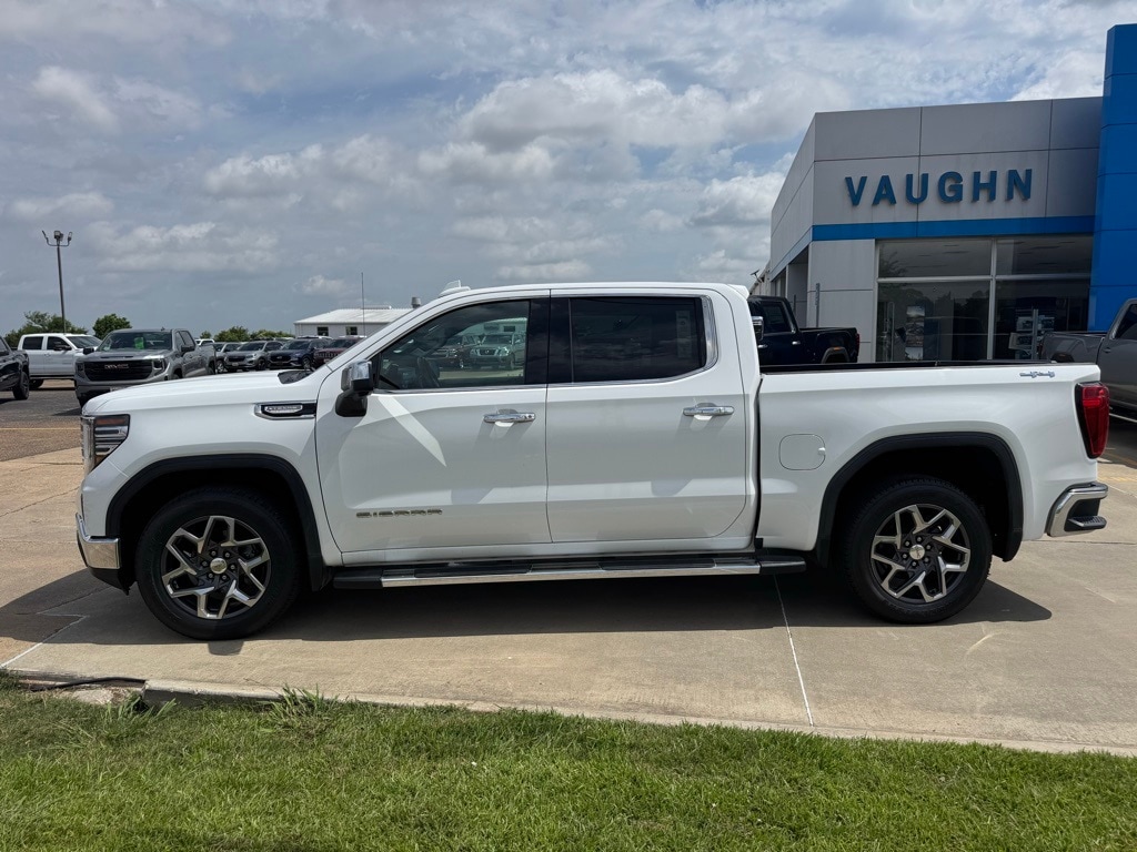 Used 2022 GMC Sierra 1500 SLT with VIN 3GTUUDED6NG520196 for sale in Bunkie, LA