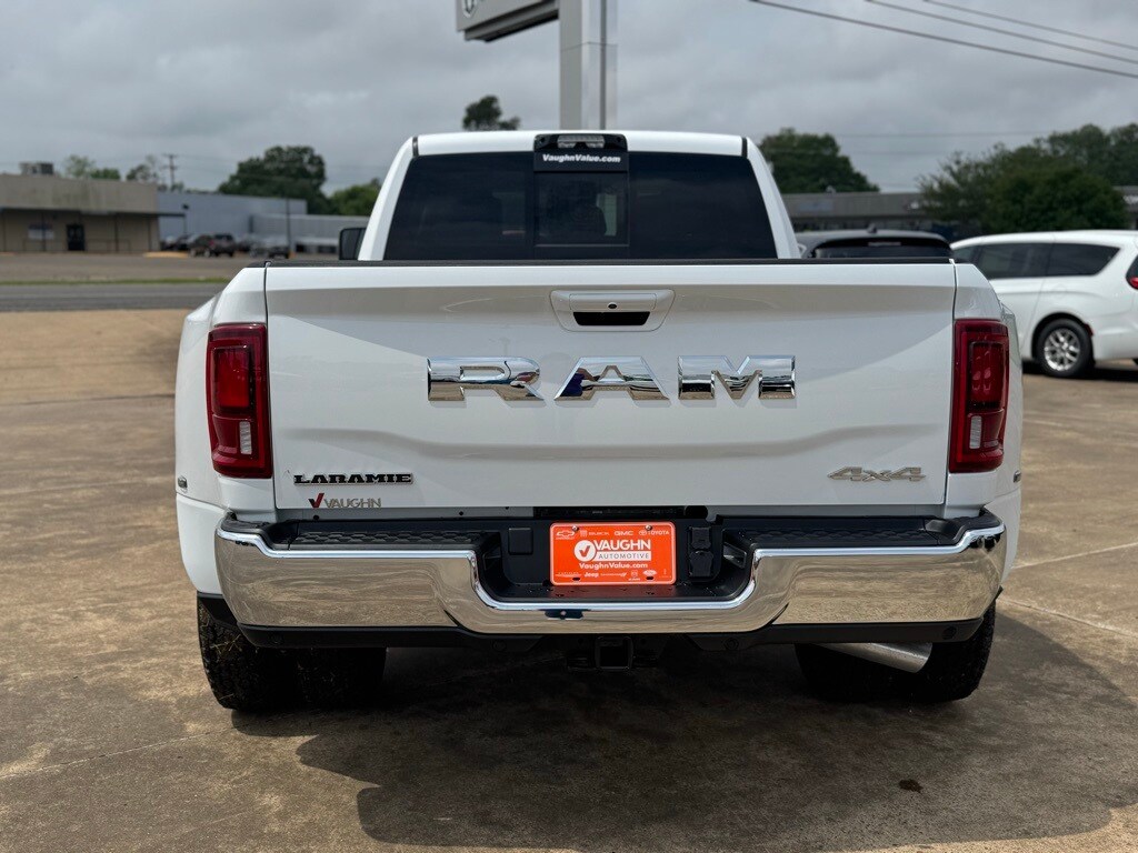 2025 Ram 3500 Laramie photo 4