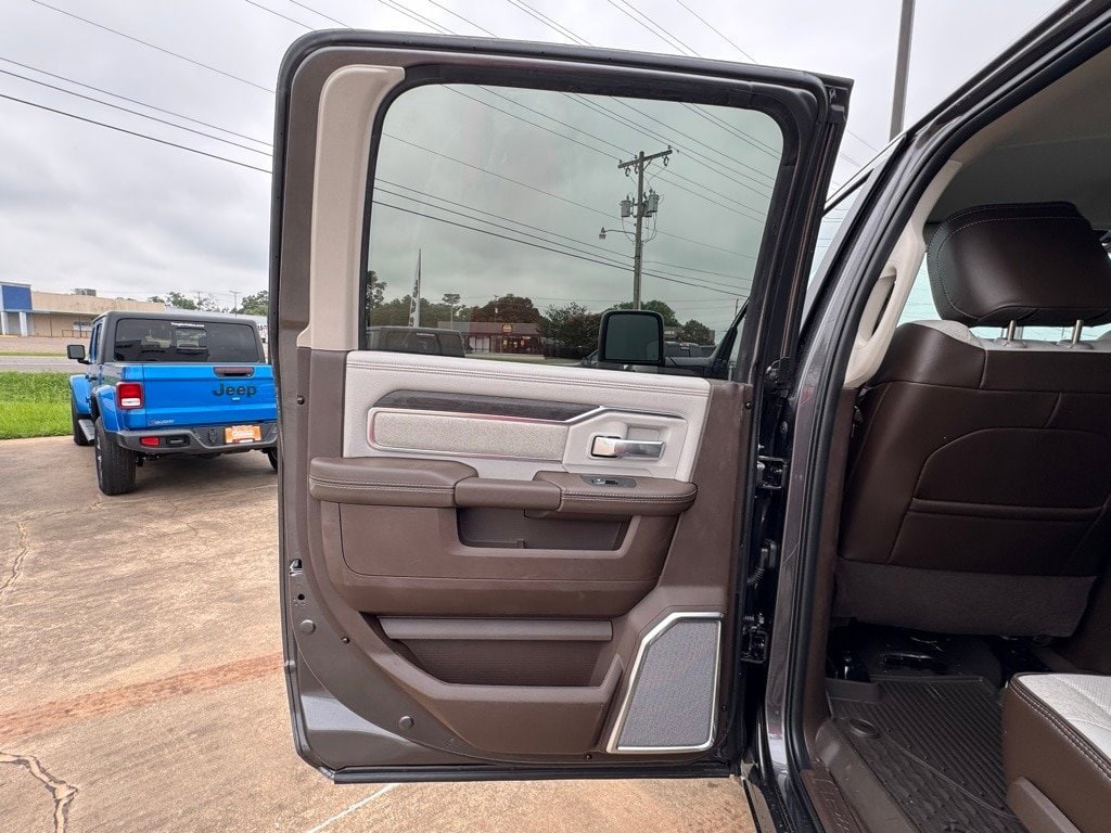 2025 RAM 2500 Laramie - Photo 15