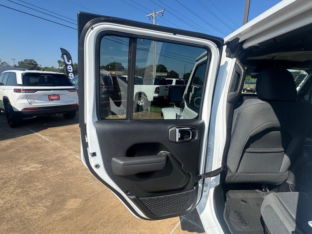 2025 Jeep Gladiator Sport S - Photo 16