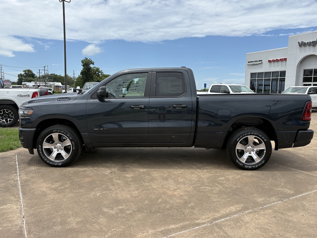 New 2026 Ram 1500 EXPRESS QUAD CAB 4X2 6'4 BOX Pickup