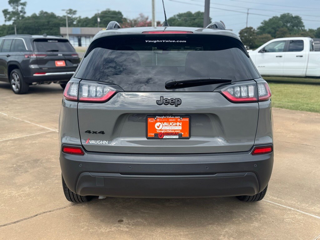 2023 Jeep Cherokee Altitude Lux photo 3