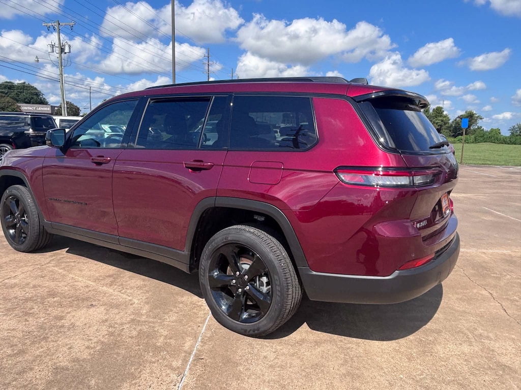 Used 2025 Jeep Grand Cherokee L Laredo SUV
