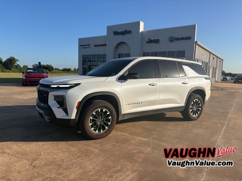 Used 2025 Chevrolet Traverse Z71 SUV