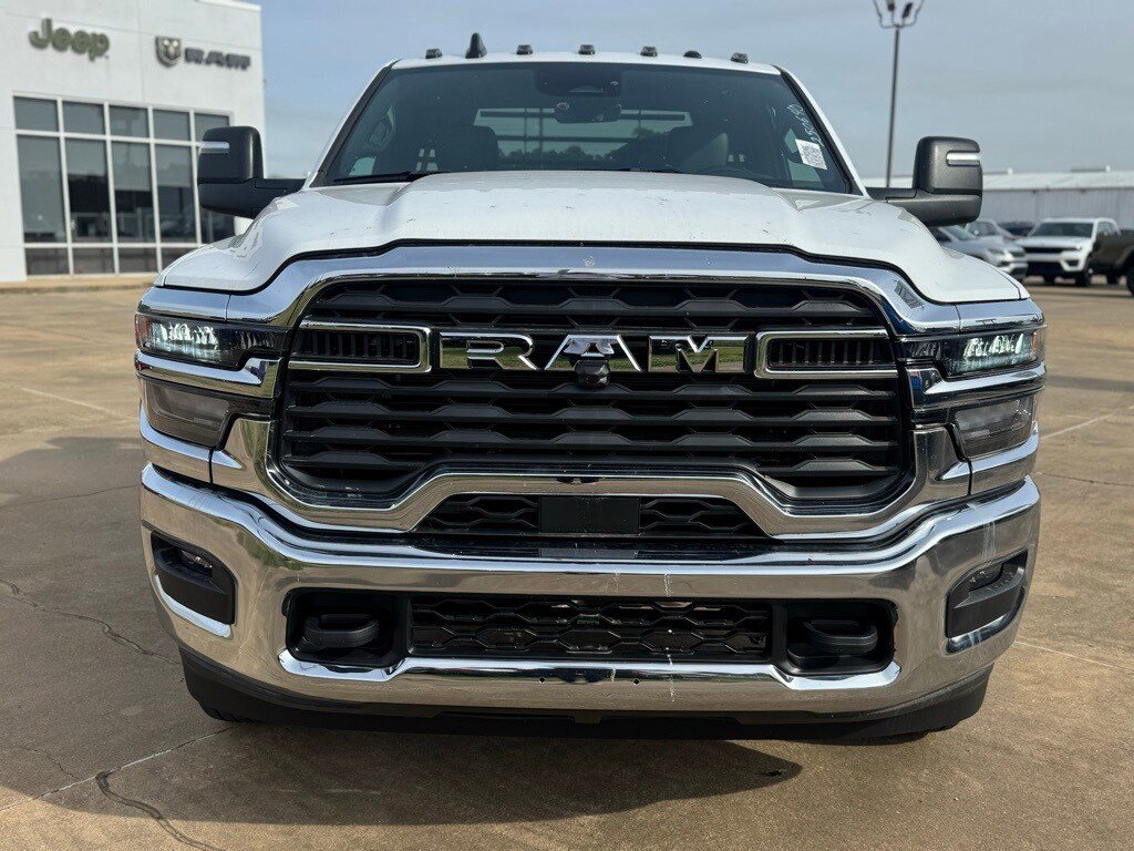2025 RAM 3500 Chassis Tradesman - Photo 8