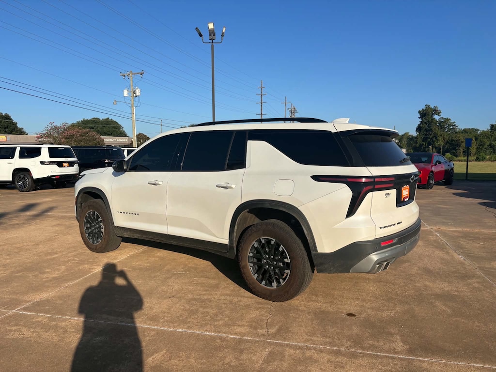 Used 2025 Chevrolet Traverse Z71 SUV