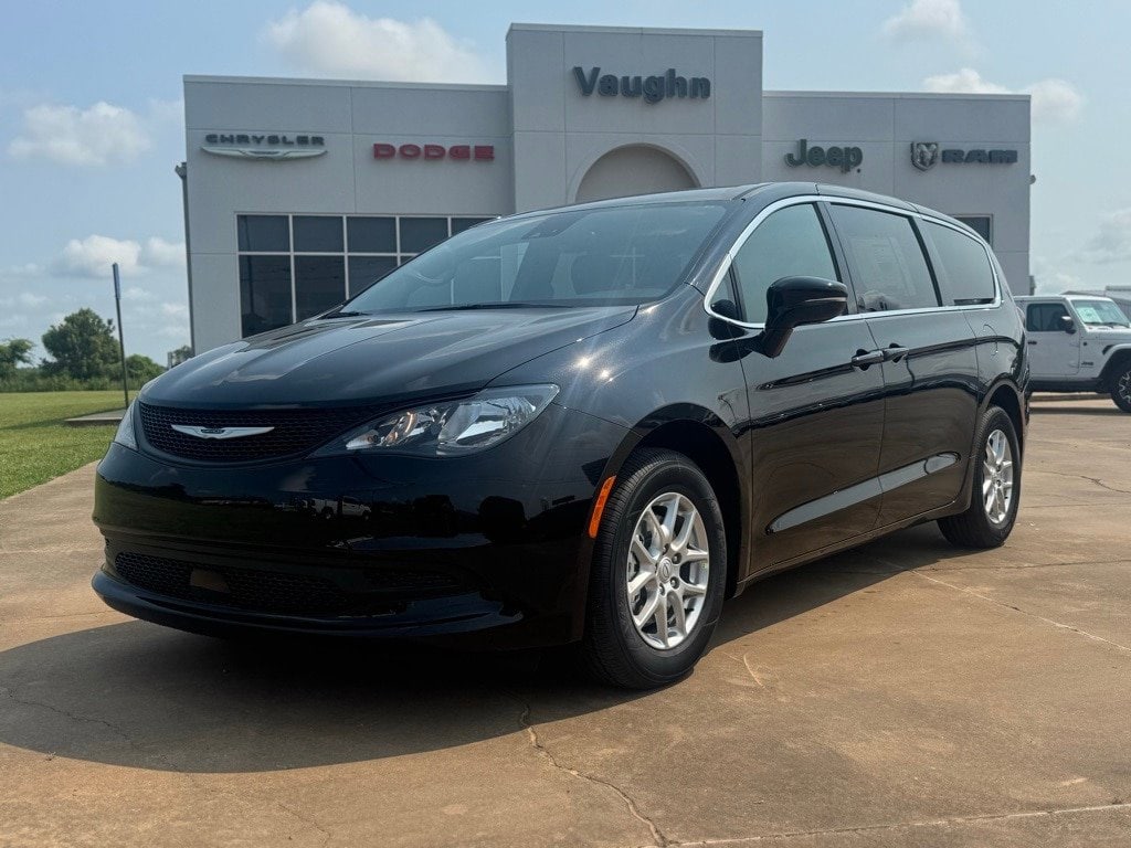 2025 Chrysler Voyager LX's photo