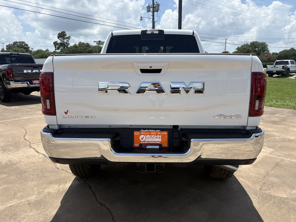 New 2026 Ram 2500 LIMITED CREW CAB 4X4 6'4 BOX Pickup
