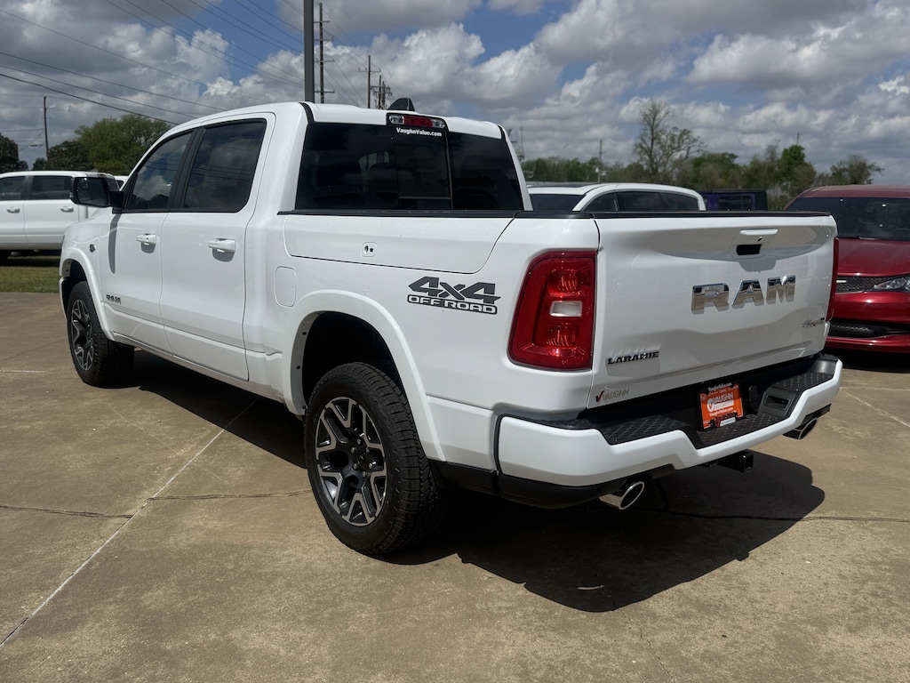 New 2026 Ram 1500 LARAMIE CREW CAB 4X4 5'7 BOX Pickup