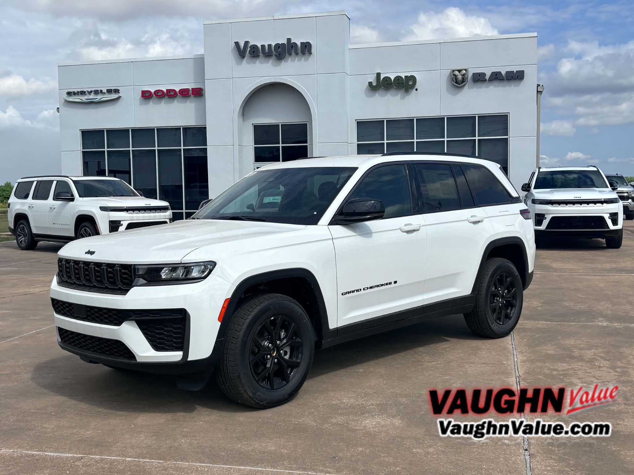 2026 Jeep Grand Cherokee LAREDO 4X2 Sport Utility