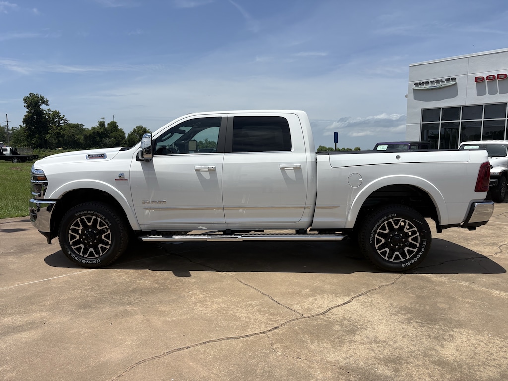 New 2026 Ram 2500 LIMITED CREW CAB 4X4 6'4 BOX Pickup