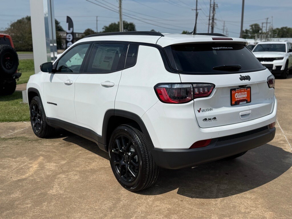 2026 Jeep Compass Latitude Altitude photo 3