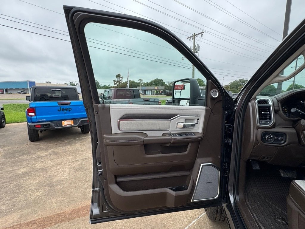 2025 RAM 2500 Laramie - Photo 9