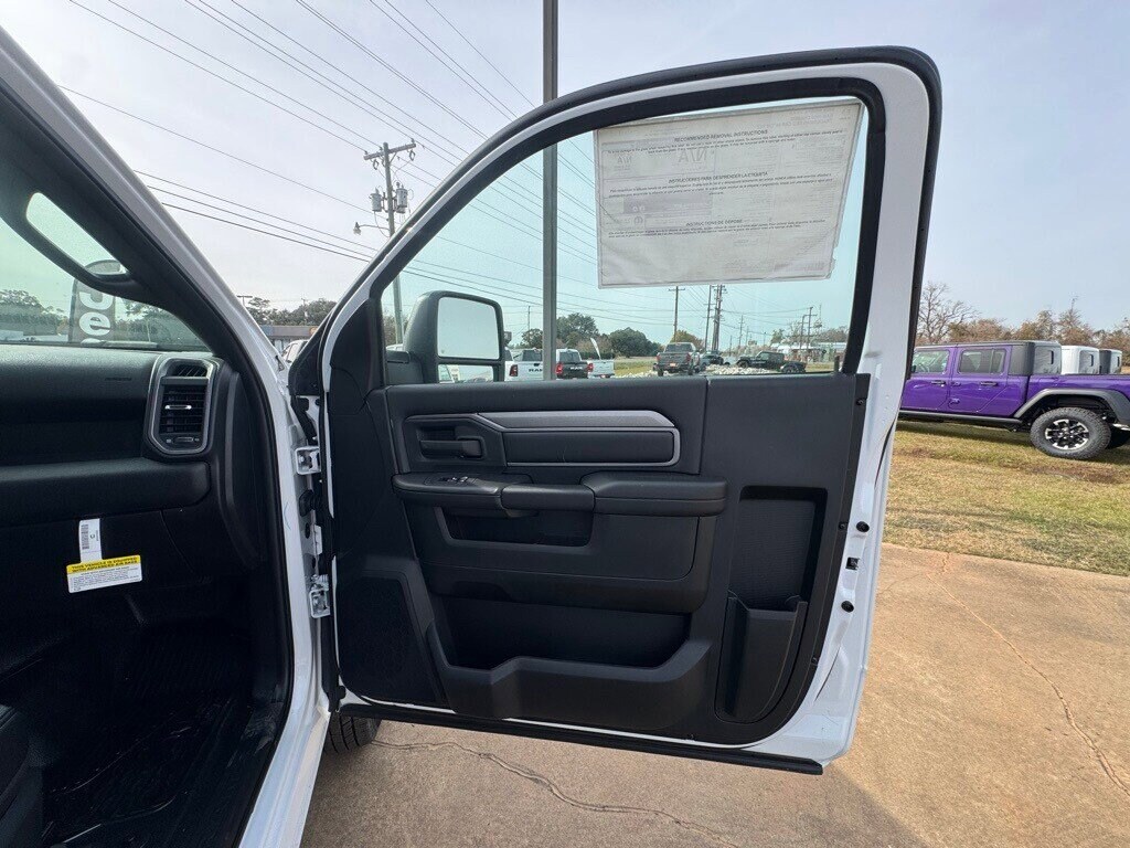 2025 RAM 3500 Chassis Tradesman - Photo 14