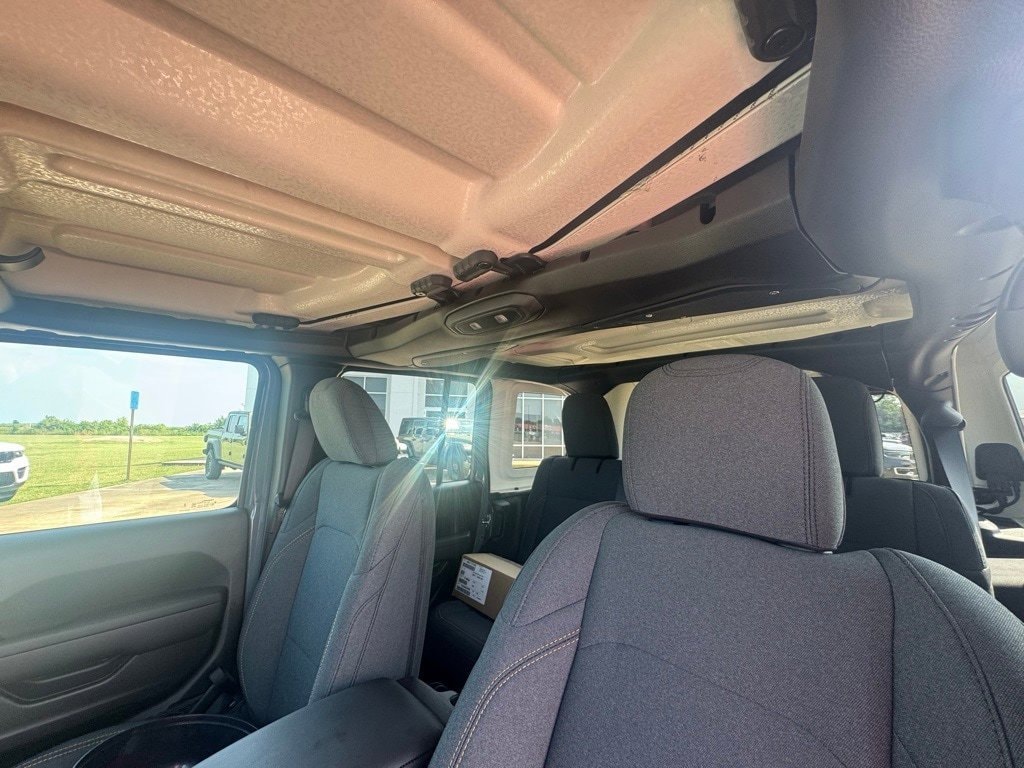 2025 Jeep Wrangler 4-Door Sport - Photo 11