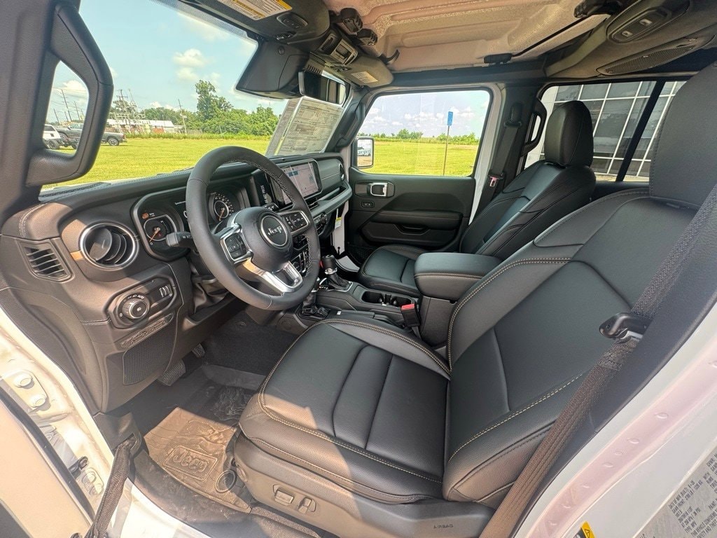 2025 Jeep Wrangler 4-Door Sahara - Photo 10