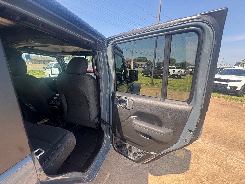 2025 Jeep Wrangler 4-Door Sport - Photo 19