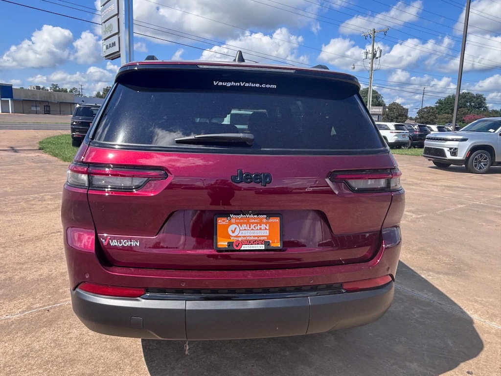 Used 2025 Jeep Grand Cherokee L Laredo SUV