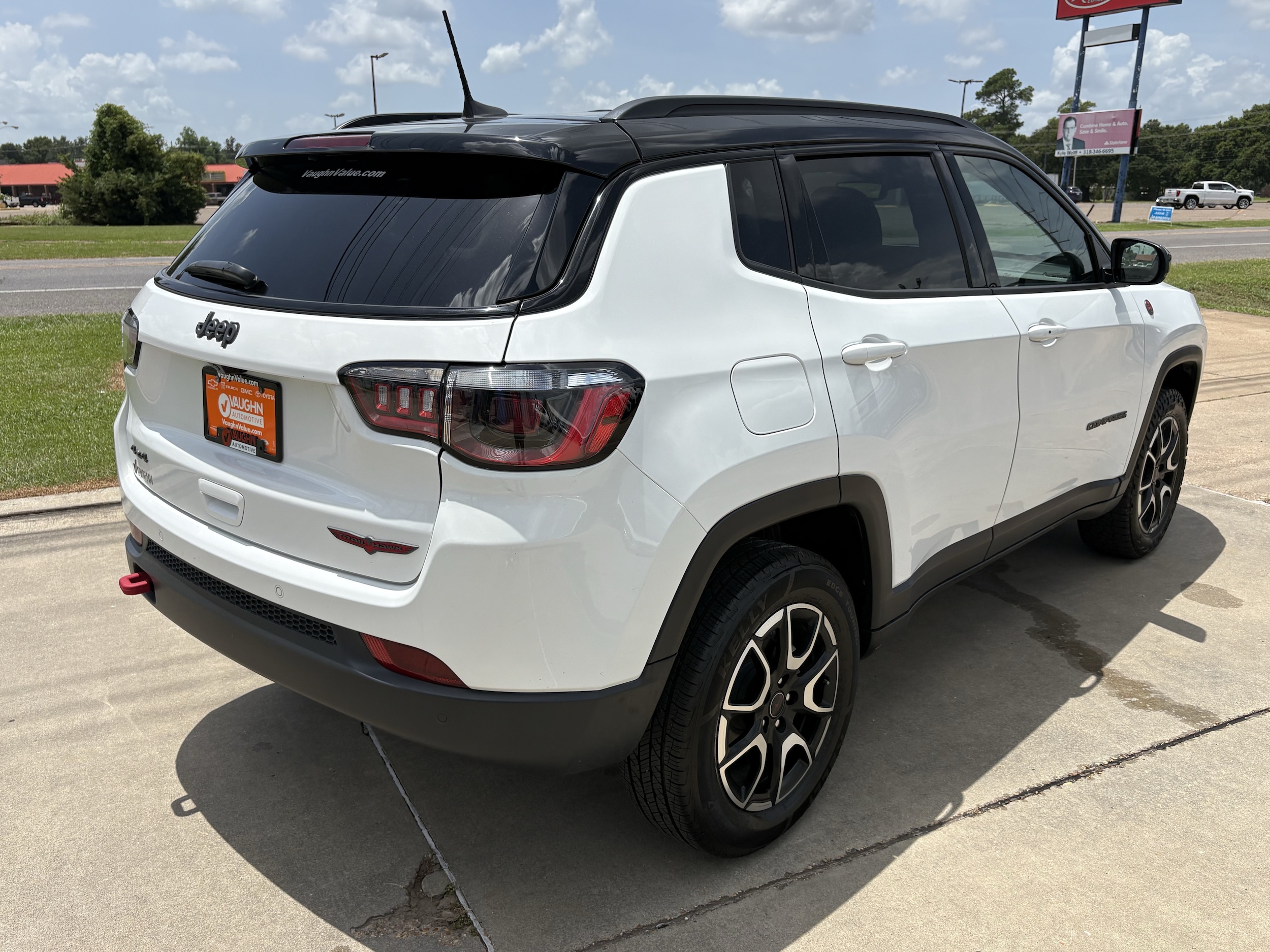 2025 Jeep Compass Trailhawk - Photo 5