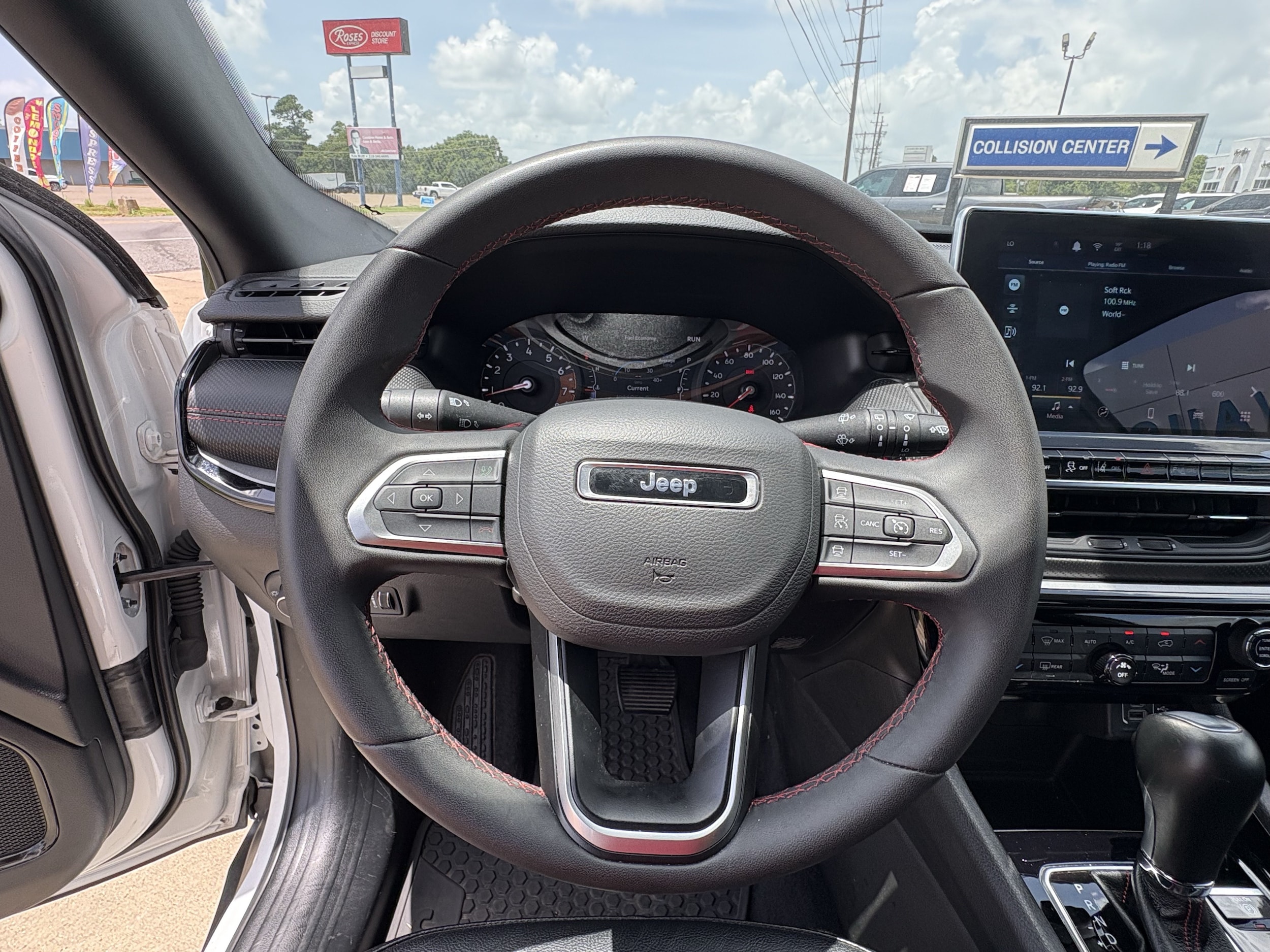 2025 Jeep Compass Trailhawk - Photo 11