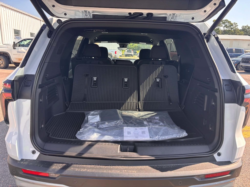 New 2027 Chevrolet Traverse LT SUV