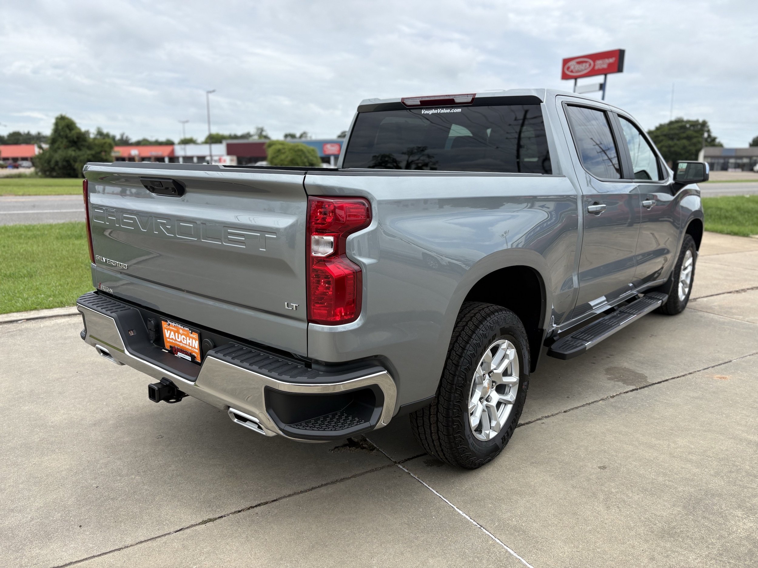 2026 Chevrolet Silverado 1500 LT - Photo 5