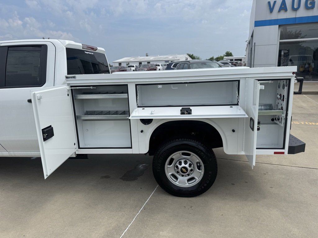 2025 Chevrolet Silverado 2500HD photo 4