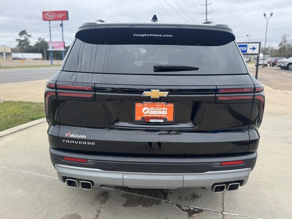 Used 2025 Chevrolet Traverse LT SUV