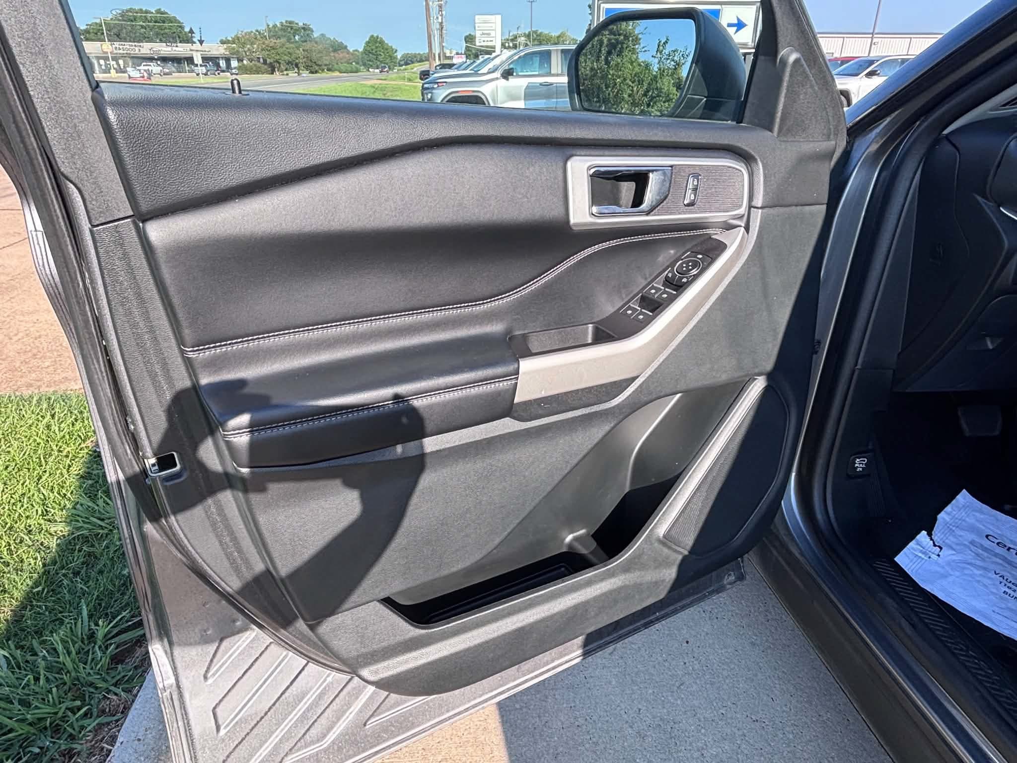 2022 Ford Explorer XLT - Photo 12
