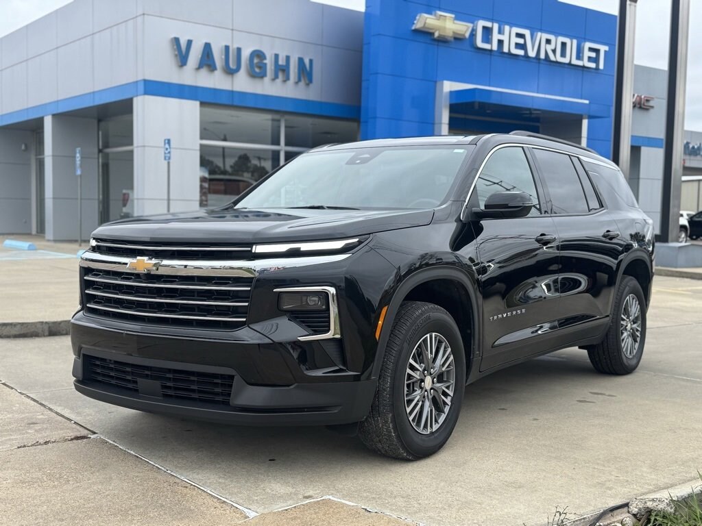 Used 2025 Chevrolet Traverse LT SUV