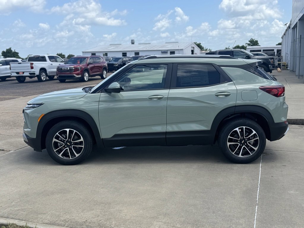 2026 Chevrolet Trailblazer LT photo 2